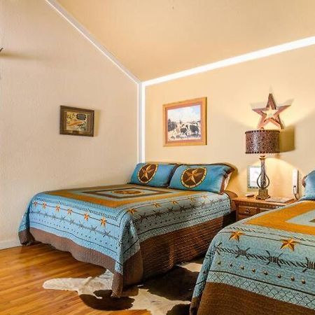 #3 Wrangler~Bandera Tin Star~Bandera, Tx. Apartment Exterior photo
